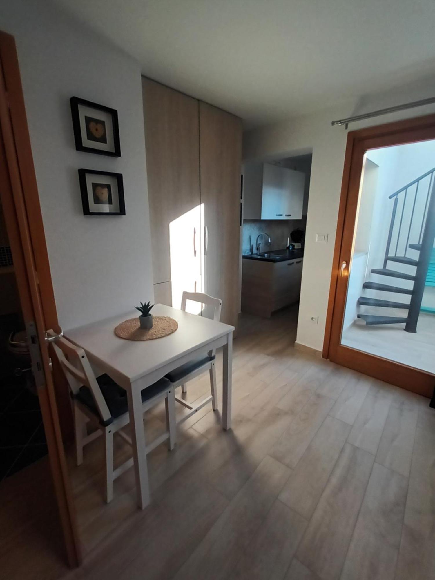 App Hedonist Apartment Novigrad  Exterior photo